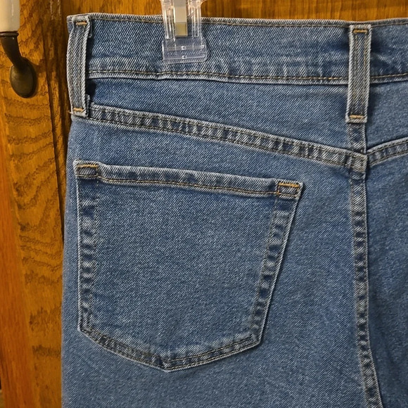 VTG Denizen from Levis Hi-rise Shorts Distressed Raw Hem 30 inch Waist (size 10) - Picture 6 of 15